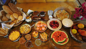 dinning_4452Breakfastselection8a28mb