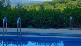 952Poolintheafternoon8a35mbcuten_pool
