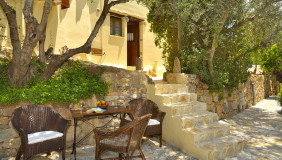 205810_6a85mbPatiooftheroom_rooms